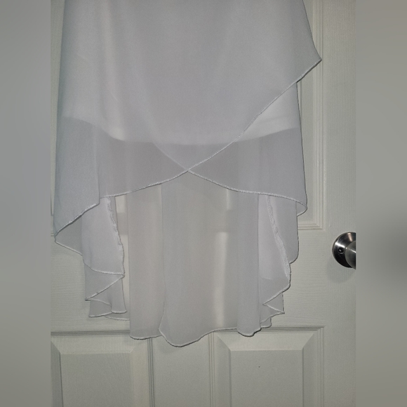 White dress - Picture 2 of 3